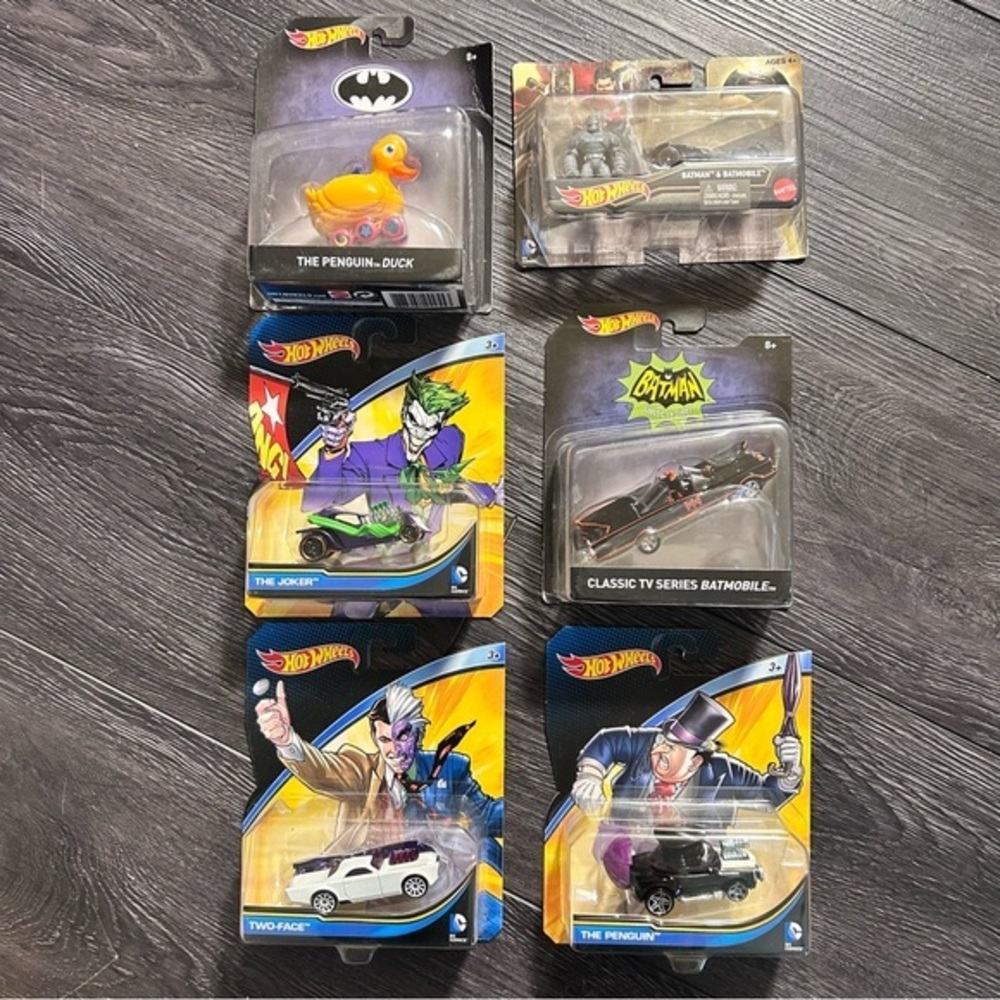 Hot Wheels Batman Collection Classic TV Batmobile, Penguin Duck, Joker, Two-Face